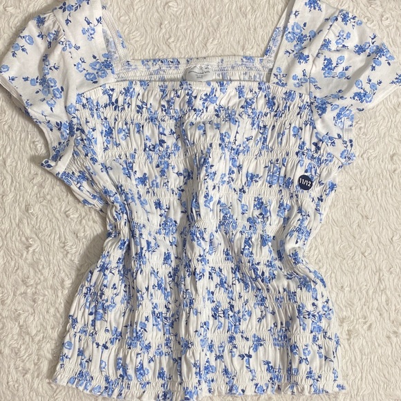 abercrombie kids Tops - Abercrombie Floral Blue and White Smocked Top NWT